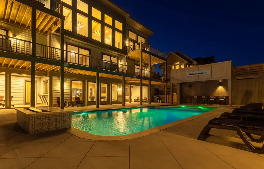 K9047 Metamorphoseas 12 Bedroom Home in ...